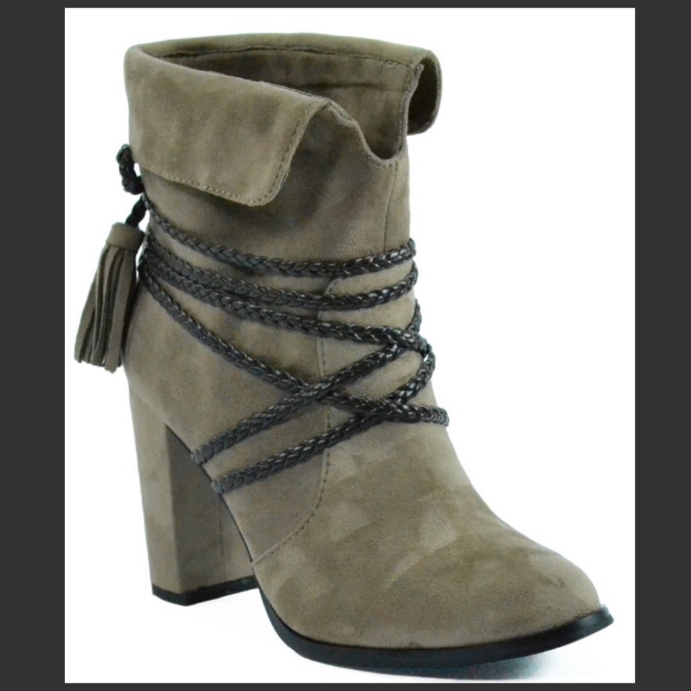 NIB- Taupe Dalia Boots with tassel & cuff